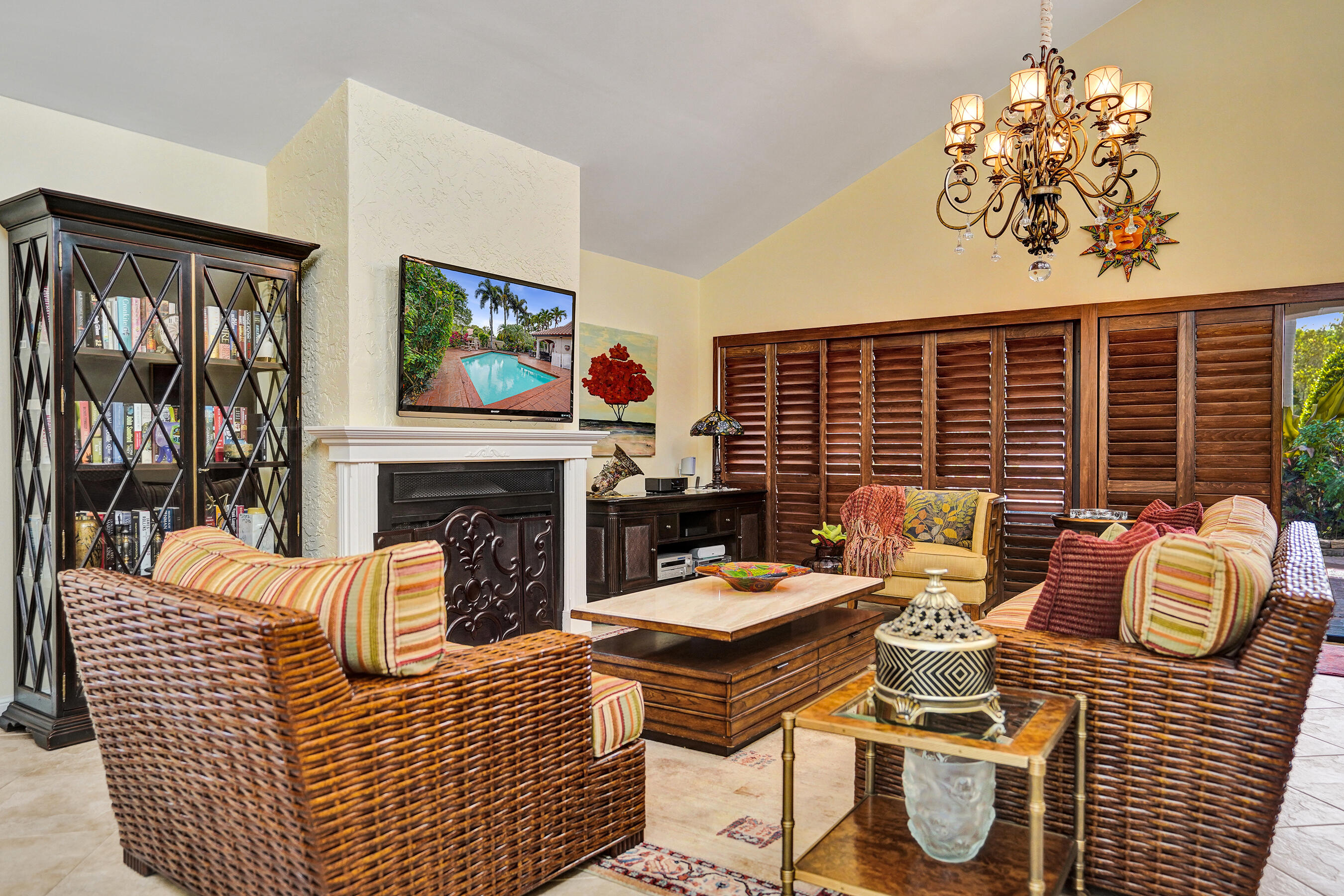 VILLA DESTE CONDO - Residential