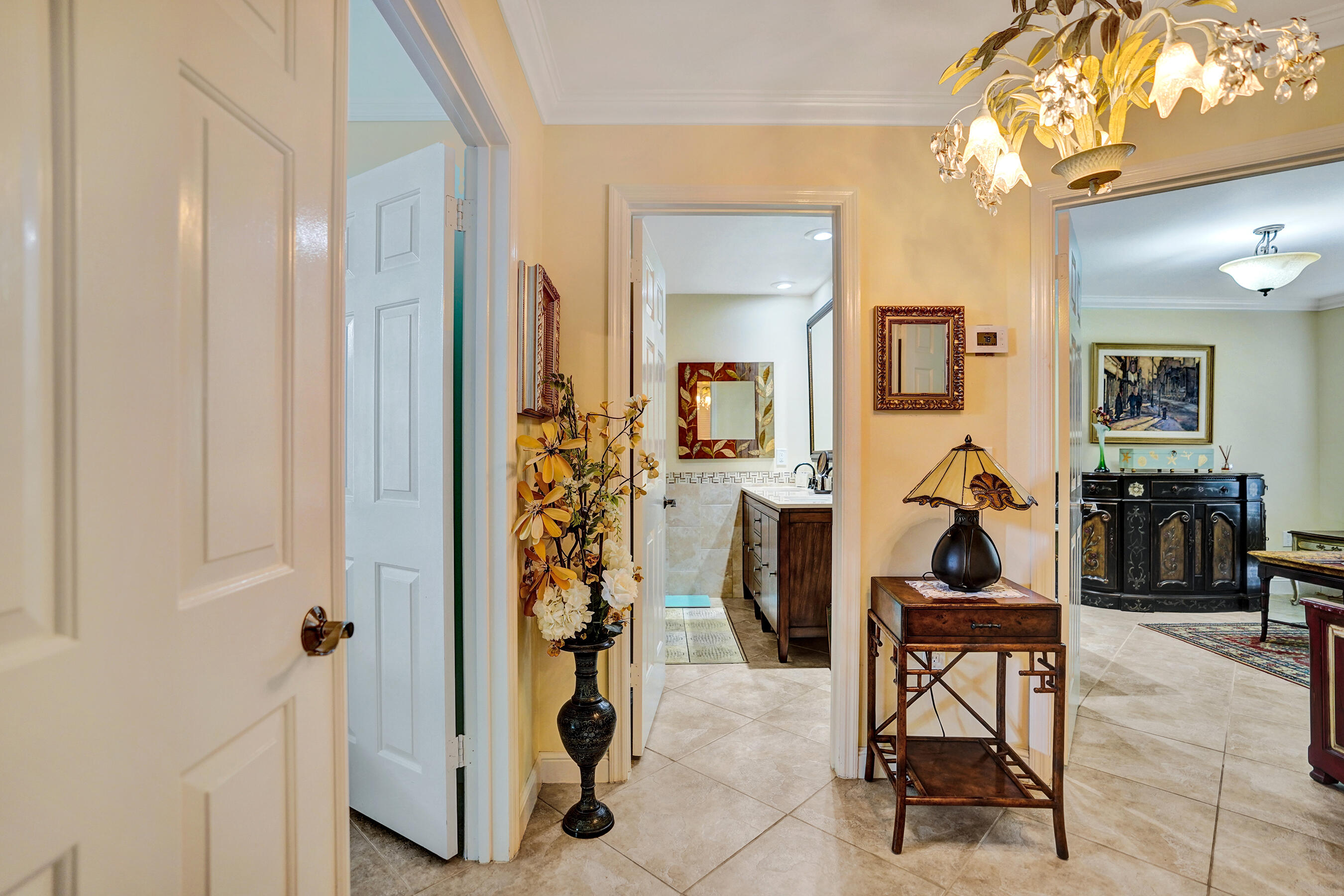 VILLA DESTE CONDO - Residential