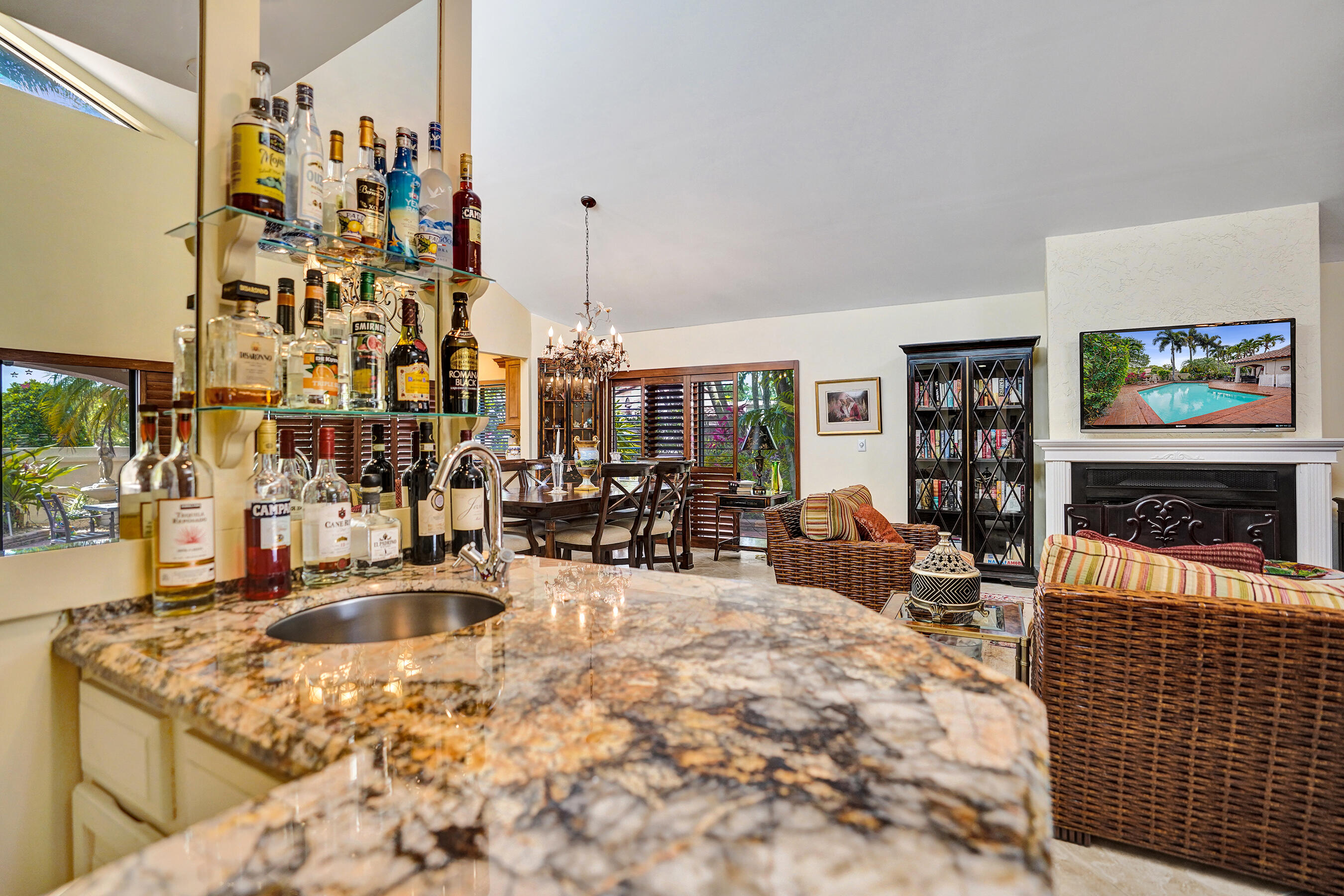 VILLA DESTE CONDO - Residential