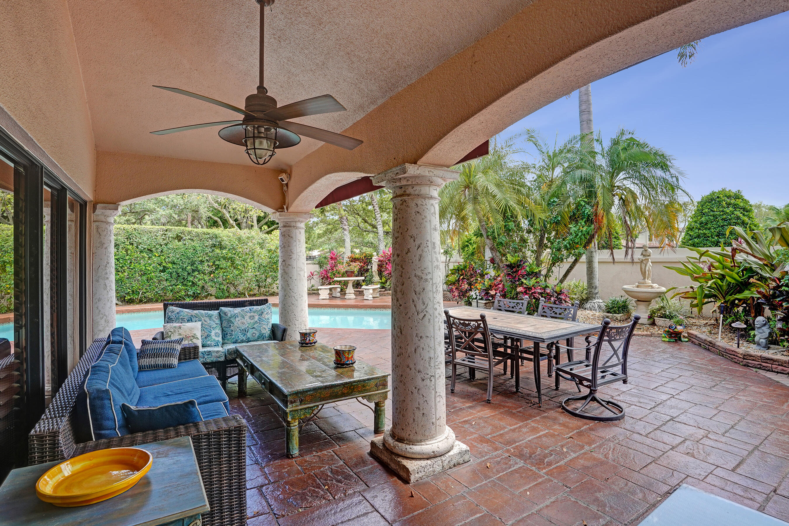 VILLA DESTE CONDO - Residential