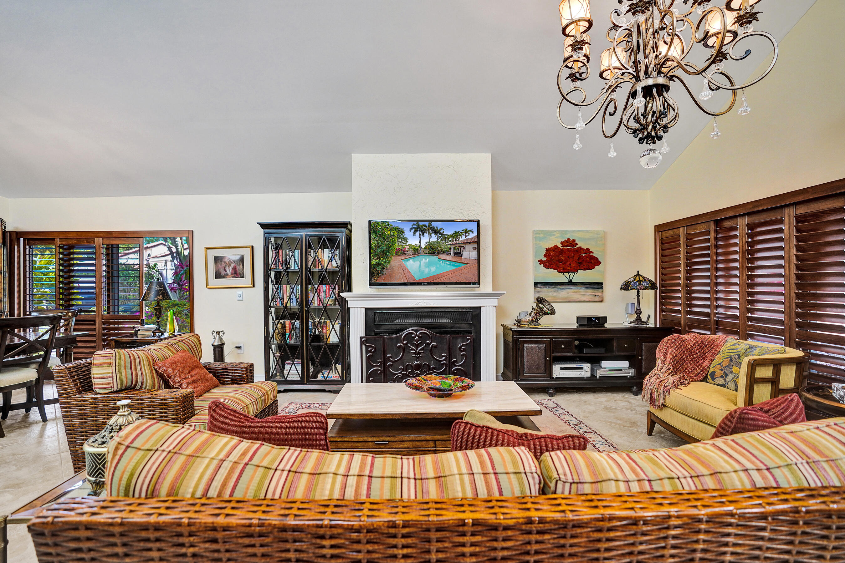 VILLA DESTE CONDO - Residential