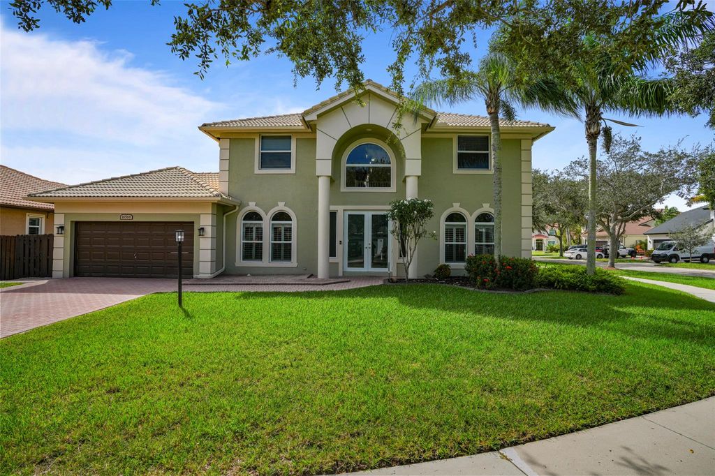 Photo of 16566 N Mariposa Cir, Fort Lauderdale, FL 33331 (MLS # F10532263)