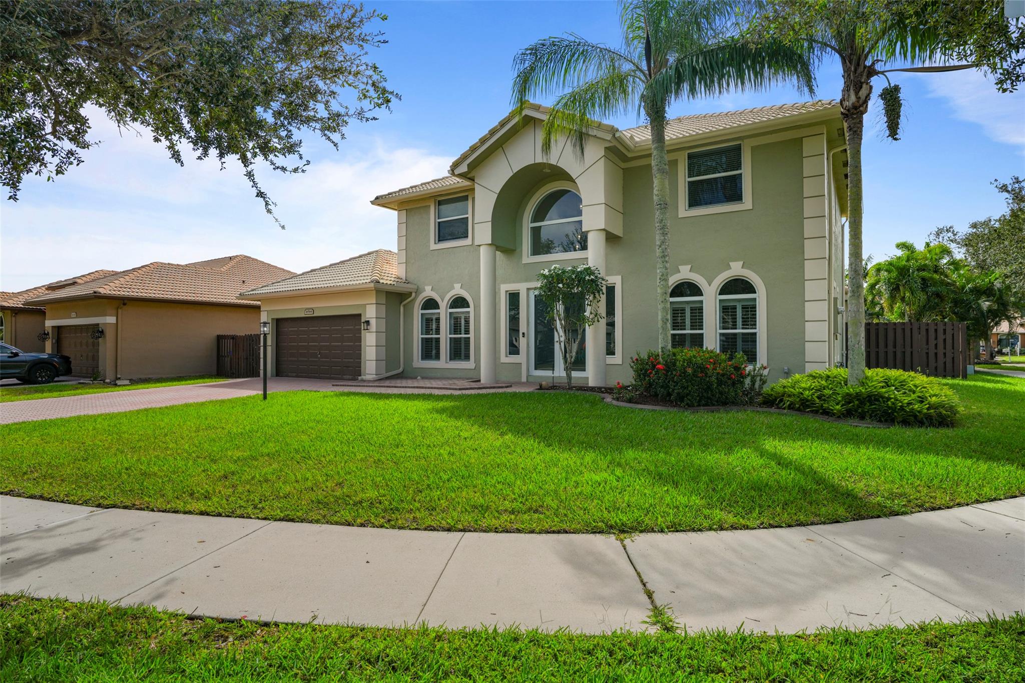 16566 N Mariposa Cir