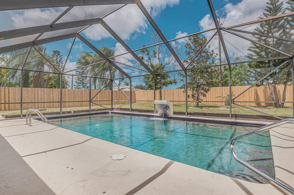 Photo of 477 SE Sunnydale Lane, Port Saint Lucie, FL 34983 (MLS # R10731472)