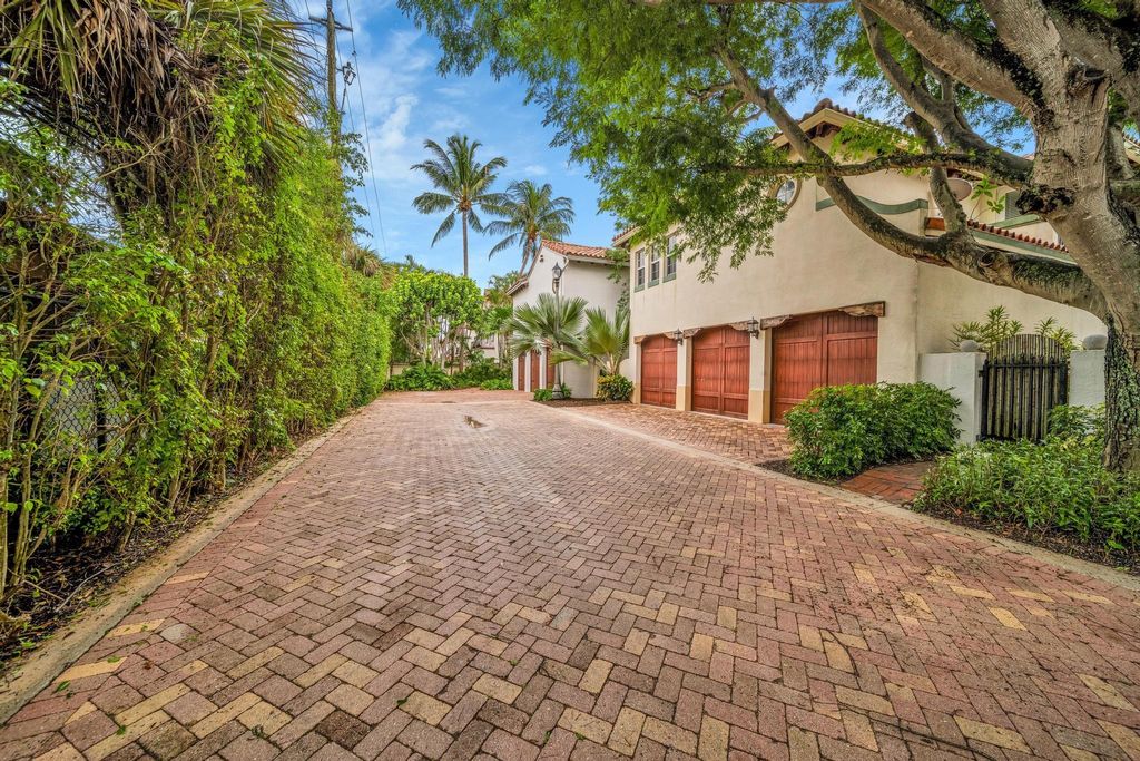 Photo of 785 Estuary Way, Delray Beach, FL 33483 (MLS # F10456235)