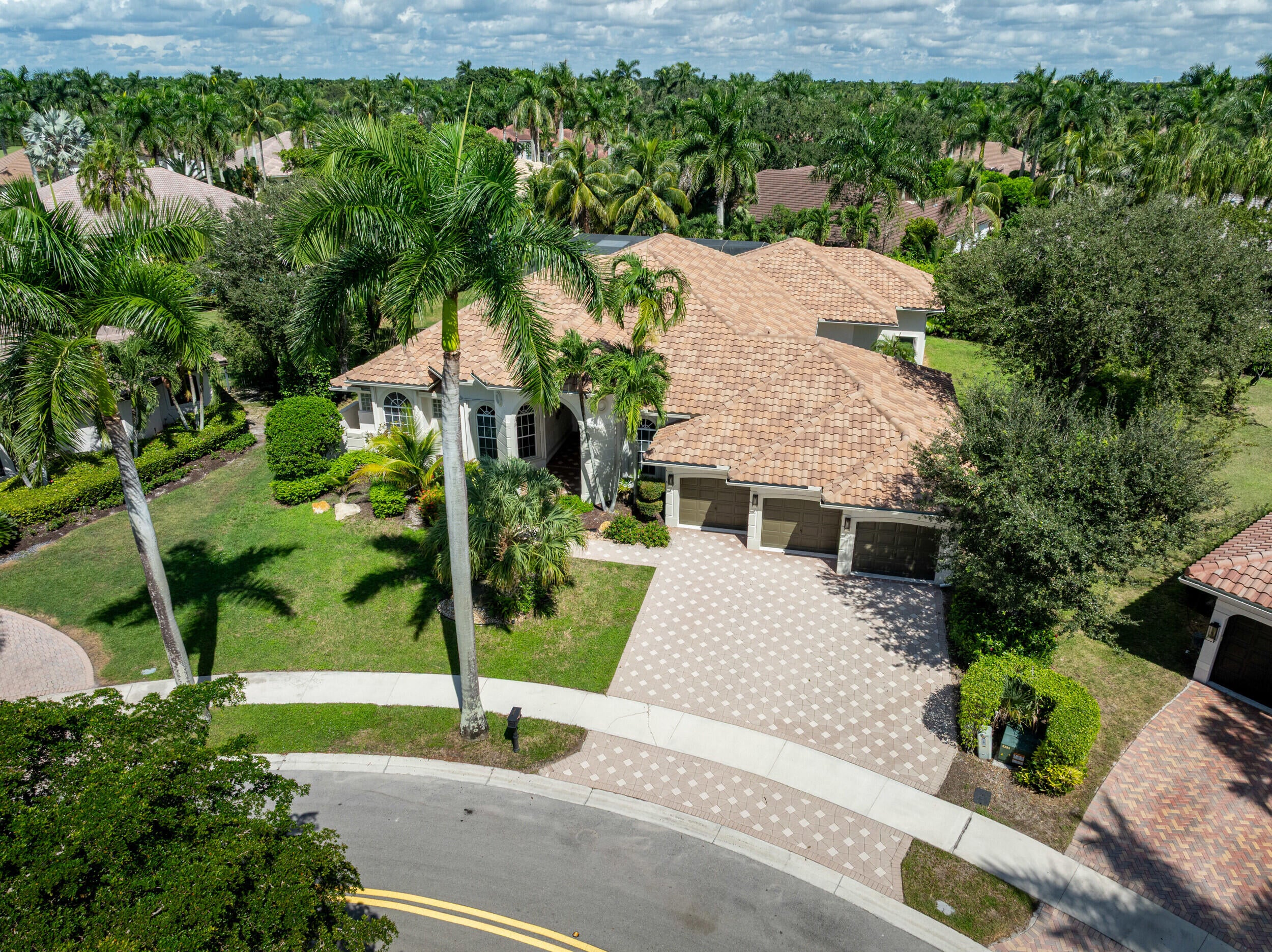 2476 Poinciana Lane