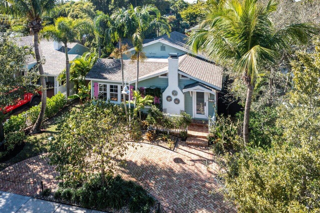 Photo of 314 NE 1st Avenue Ave, Delray Beach, FL 33444 (MLS # R10770582)