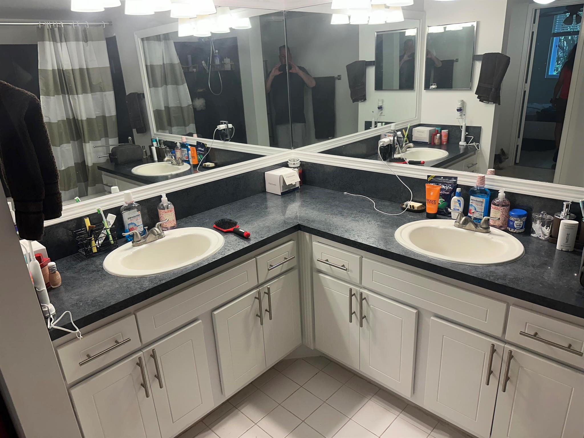HYPOLUXOS MARINERS CAY CO - Residential Lease