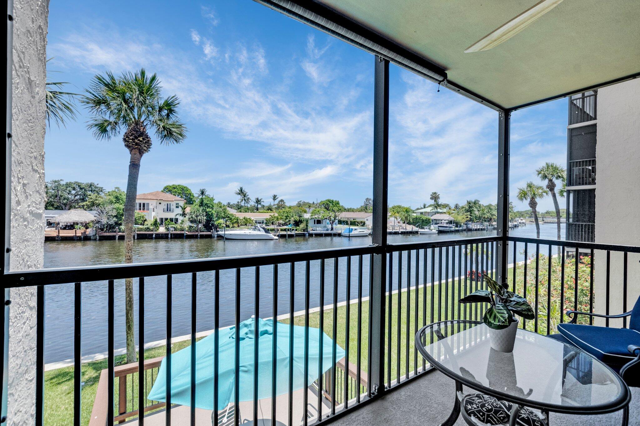 18 Royal Palm Way 206