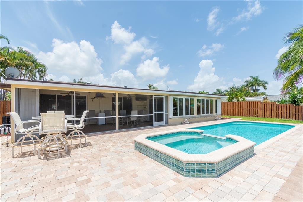 MIDDLE RIVER MANOR - Residential