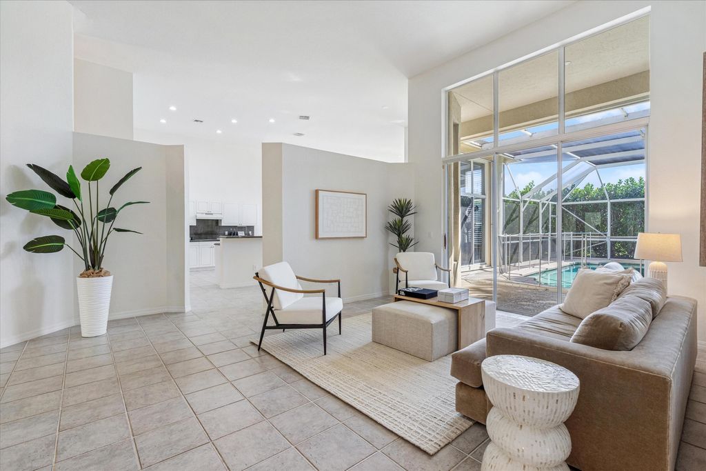 Photo of 2805 Hampton Circle E, Delray Beach, FL 33445 (MLS # B26002350)