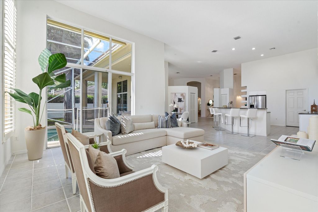 Photo of 2805 Hampton Circle E, Delray Beach, FL 33445 (MLS # B26002350)