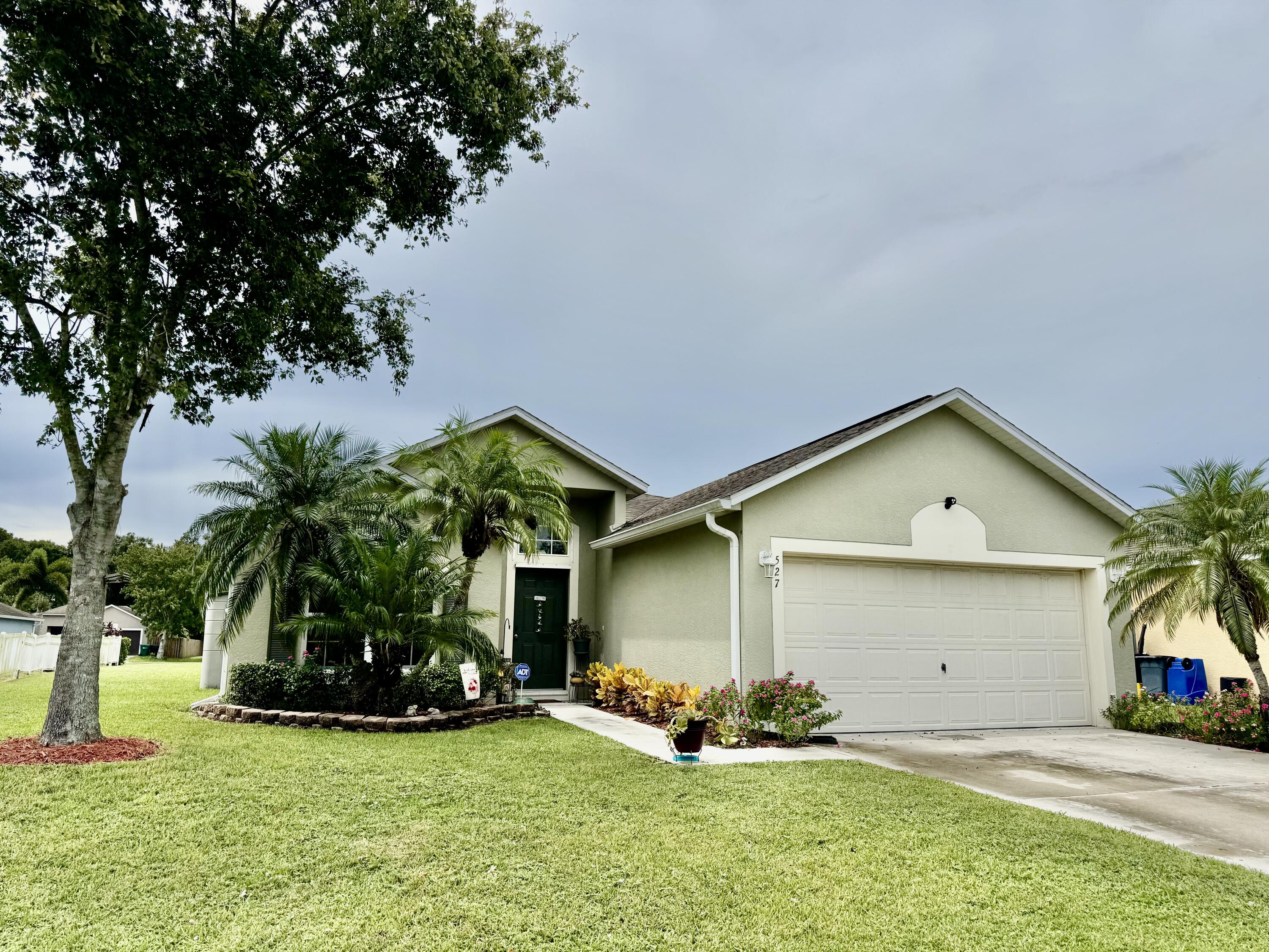 CONNERS GABLES~ Delightful 2009 CBS home. 3 BD 2 Ba/2 Gar, 12x16 Family room, split plan, vaulted ceilings and built in display shelves. 11x18 Kitchen with pantry, pull out lower shelves and bkfast nook. Entry foyer, formal dining and living room. Master suite has walk in closet, vanity dressing table, water closet/ shower and garden tub. 1501 Sf under air - 2090 TLA. 10x20 Screened lanai with privacy shades. Hurricane shutters, New LV Plank flooring. Spacious possibilities. Near Schools. EASY Eastside commute to coast. This ''HAPPY HOME'' is waiting for YOU!Dimensions are approximate, must measure for exact.