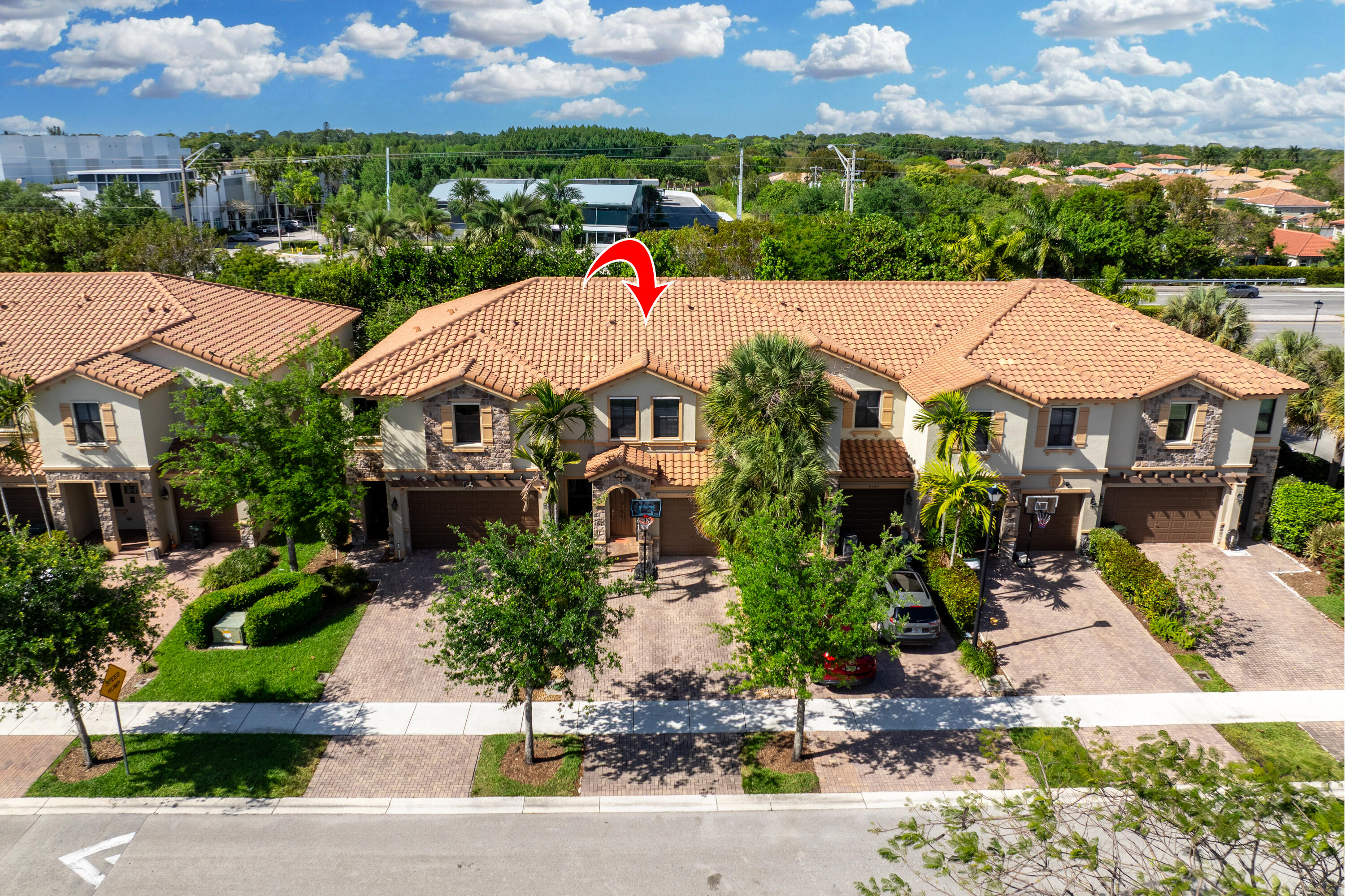 SIMONTON COURT - Residential