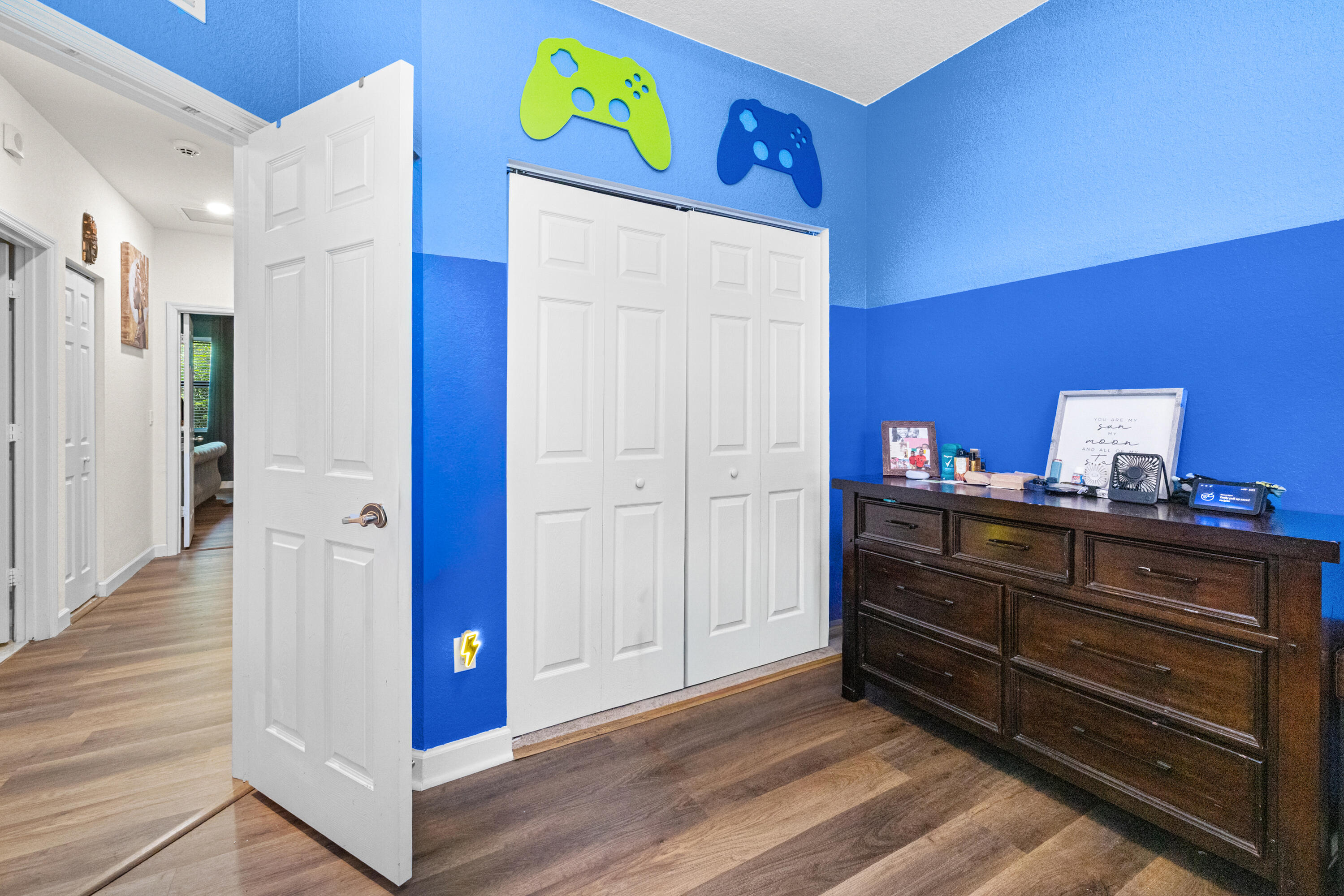 SIMONTON COURT - Residential