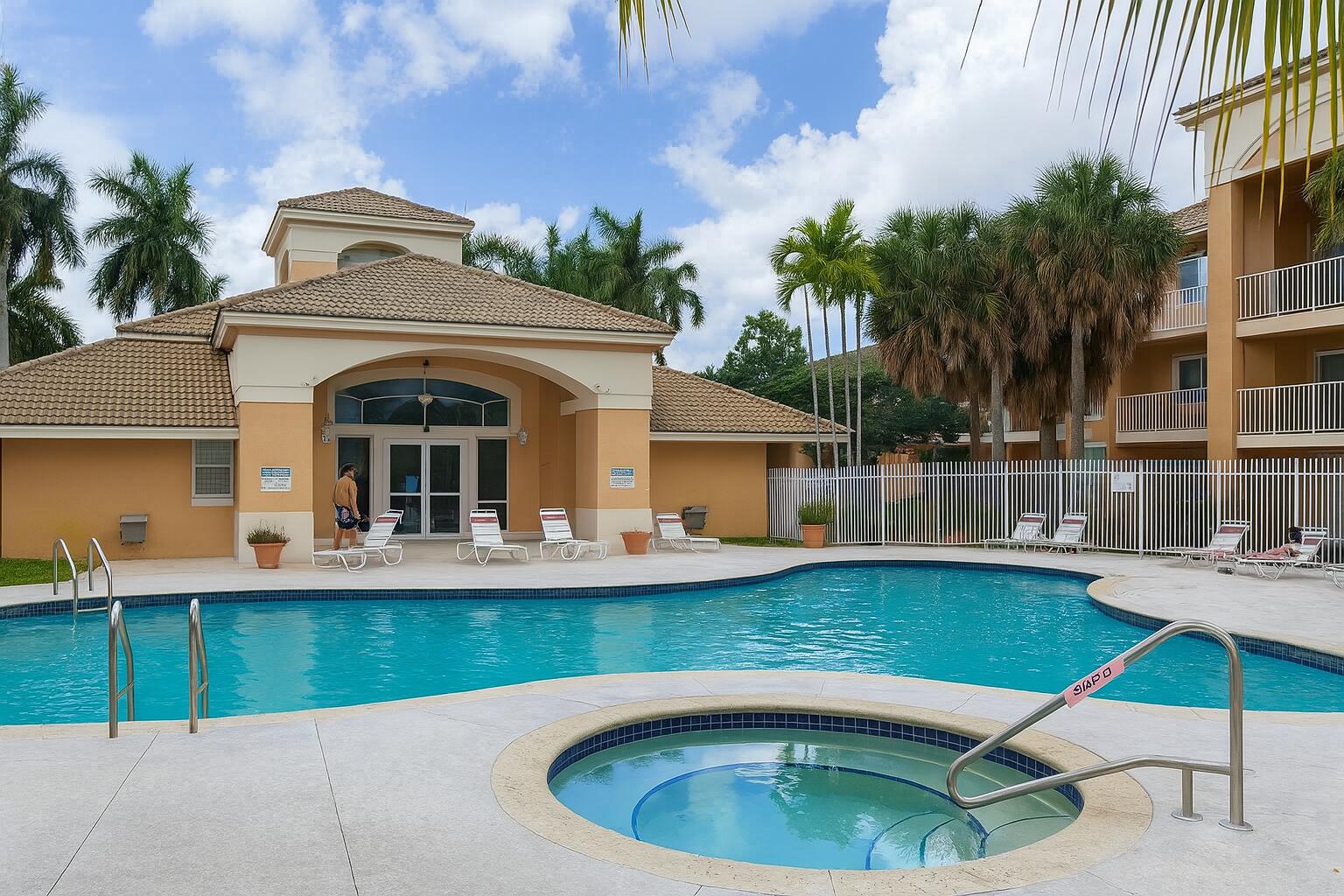 6952 SW 39th Street C204