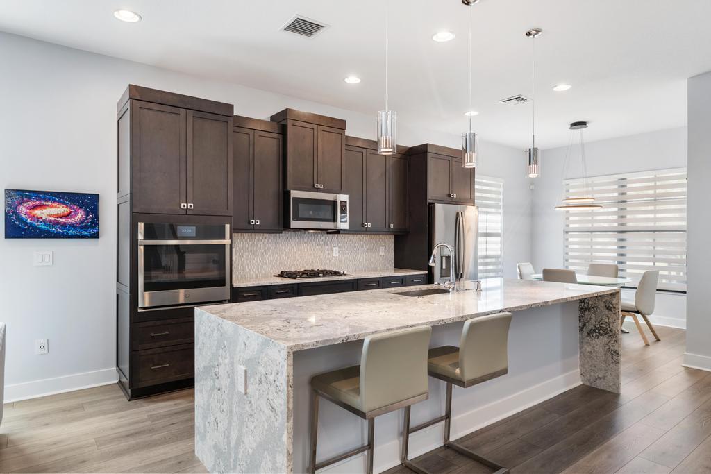 ALTON NEIGHBORHOOD - Residential