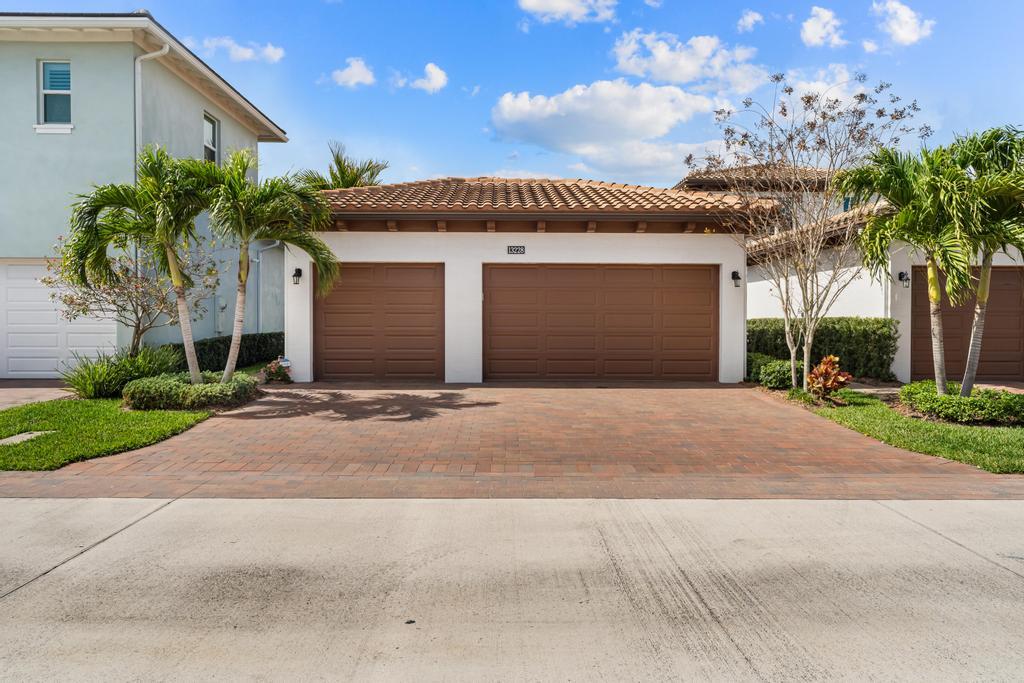 ALTON NEIGHBORHOOD - Residential