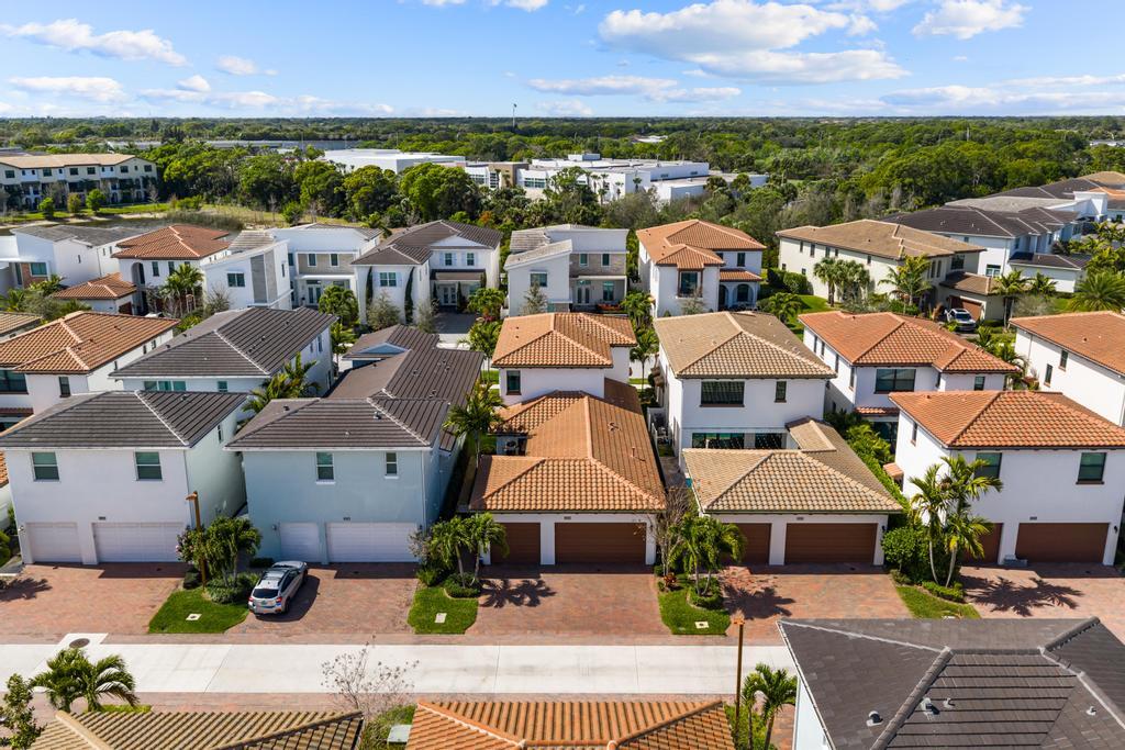 ALTON NEIGHBORHOOD - Residential