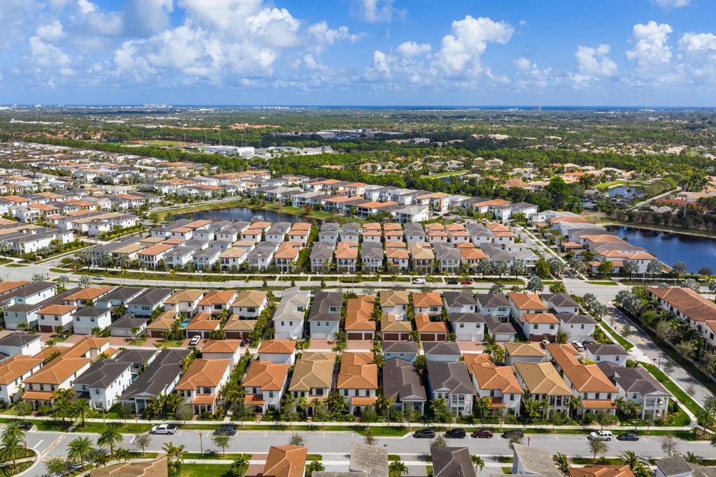 ALTON NEIGHBORHOOD - Residential
