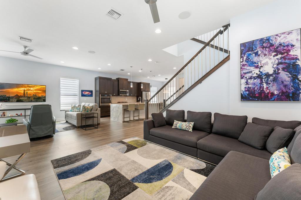 ALTON NEIGHBORHOOD - Residential