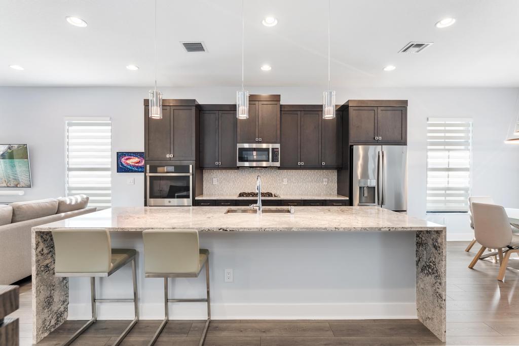 ALTON NEIGHBORHOOD - Residential