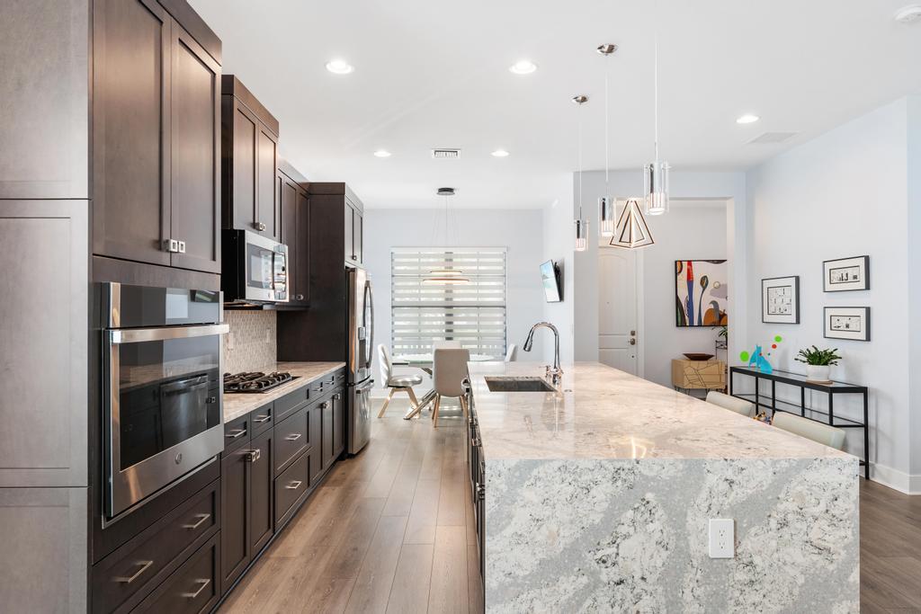 ALTON NEIGHBORHOOD - Residential