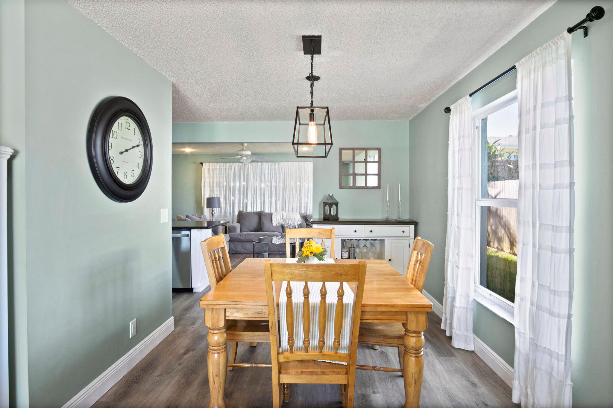 EASTRIDGE ESTATES - Residential Lease