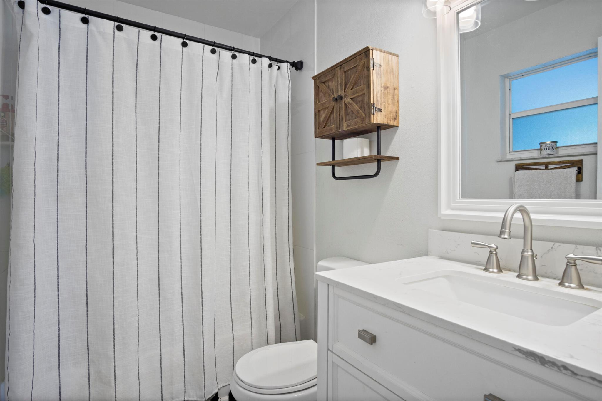 EASTRIDGE ESTATES - Residential Lease