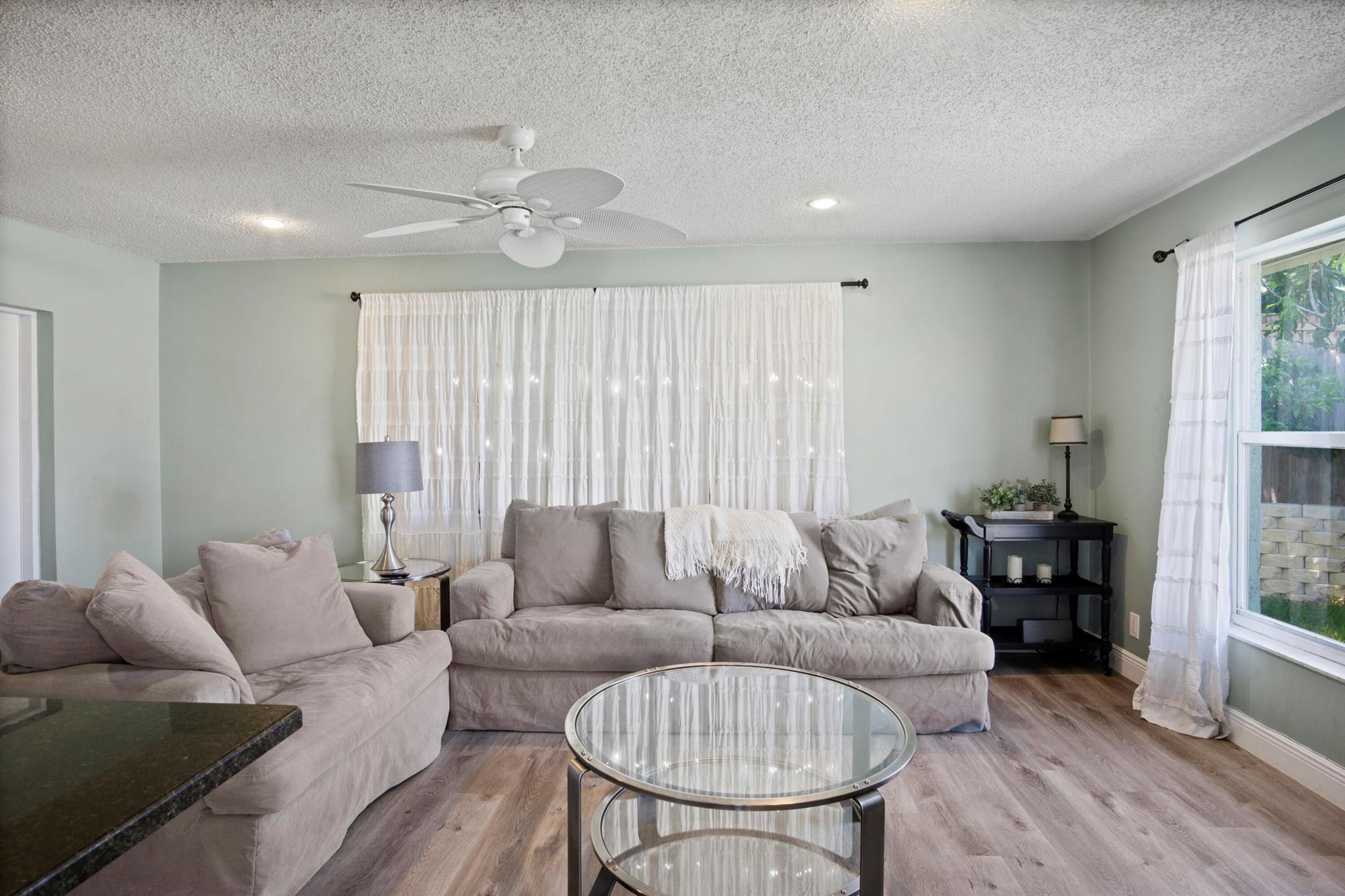 EASTRIDGE ESTATES - Residential Lease