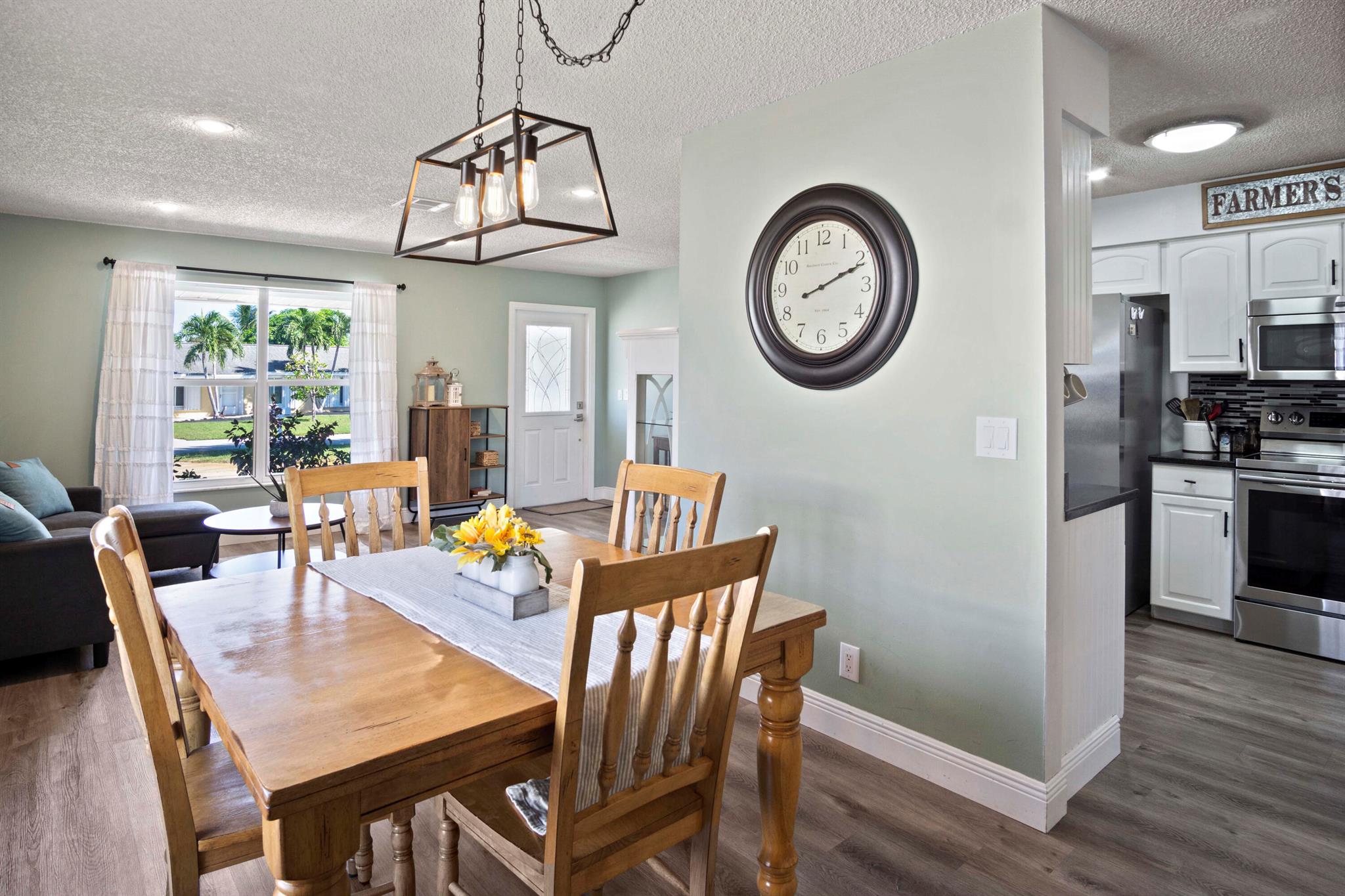 EASTRIDGE ESTATES - Residential Lease