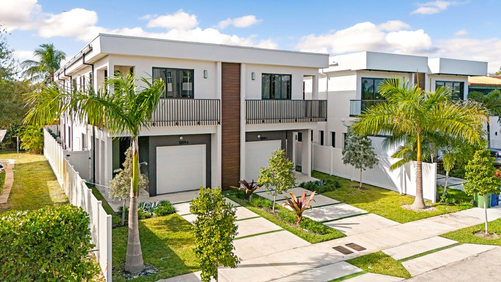 Photo of 1209 NE 11th Avenue, Fort Lauderdale, FL 33304 (MLS # B26093275)