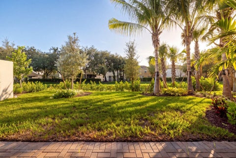 Tiny photo for 138 Parkside Way, Royal Palm Beach, FL 33414 (MLS # B26090329)