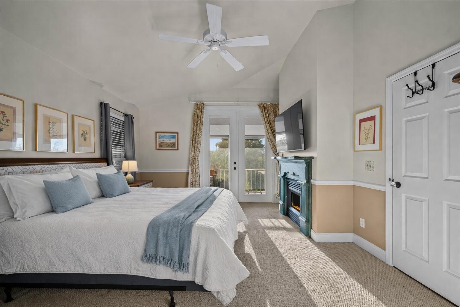 RUSTIC HILLS - Residential