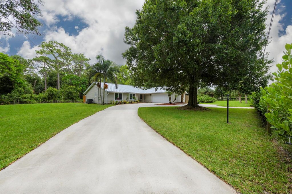 Photo of 16344 112th Drive N, Jupiter, FL 33478 (MLS # R11004796)