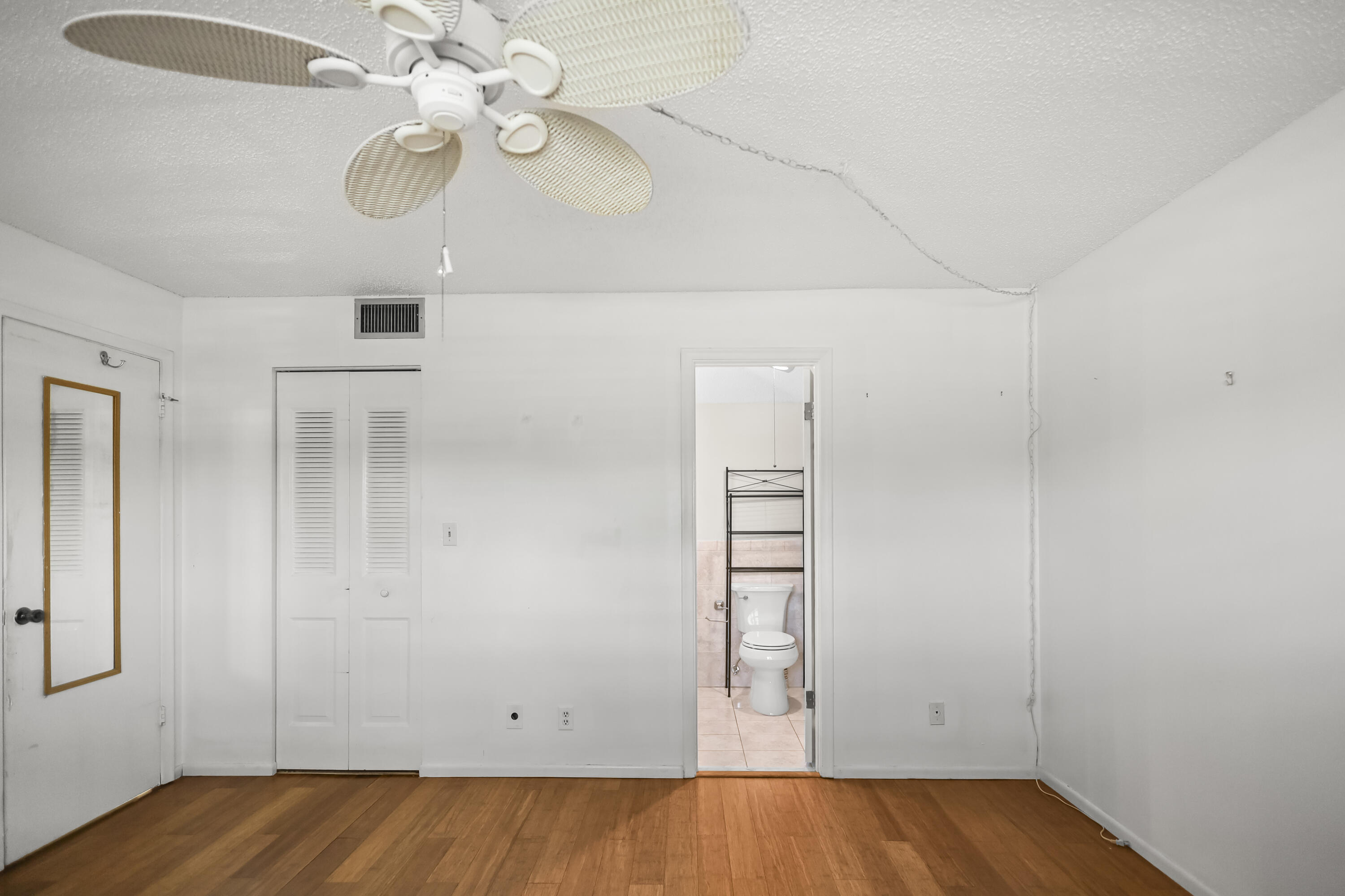 LAGO DEL REY CONDO - Residential