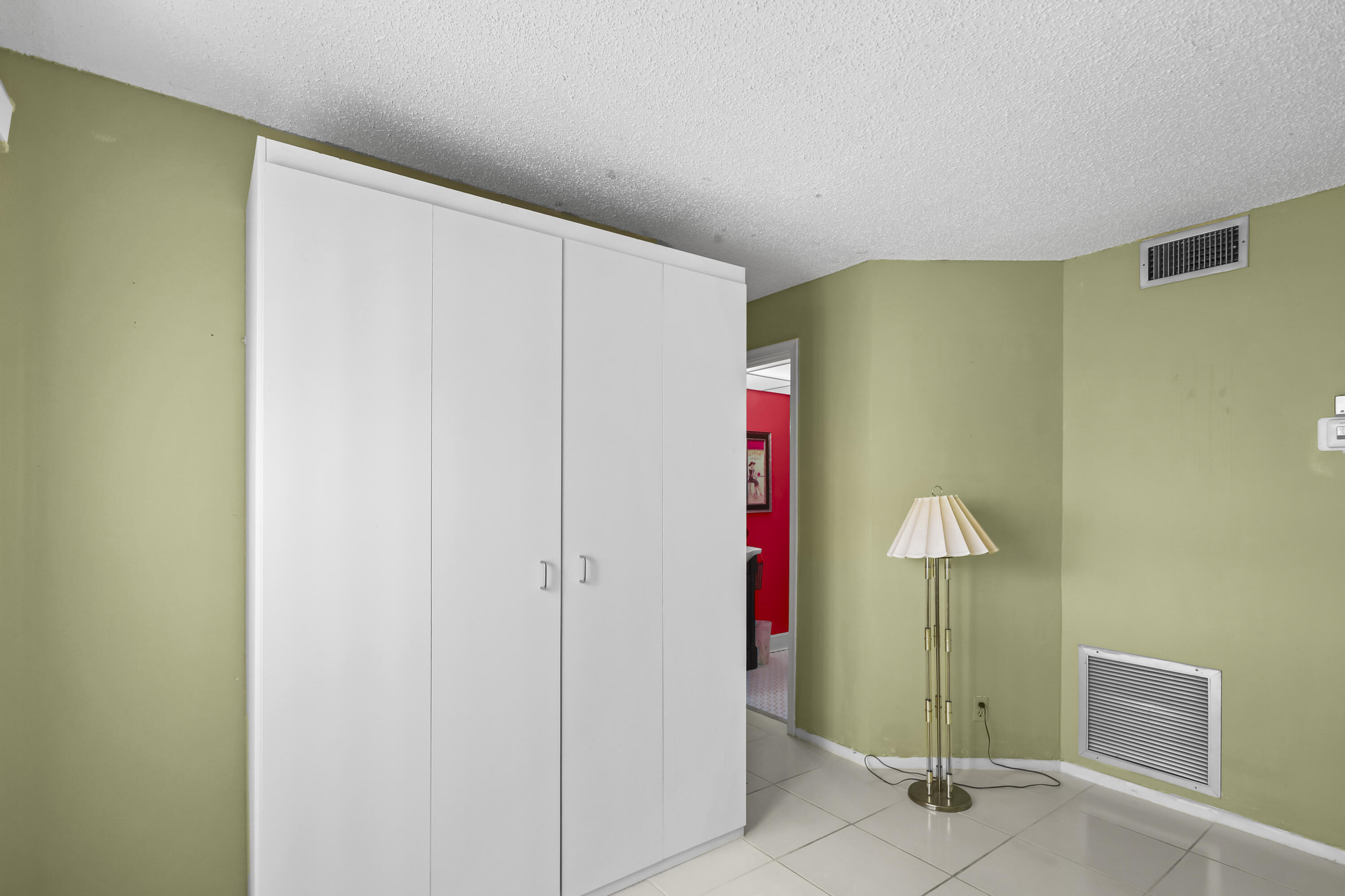 LAGO DEL REY CONDO - Residential