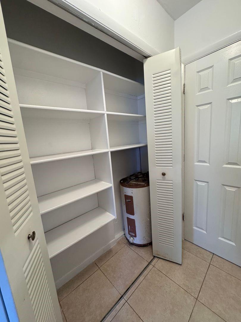 Oakland Manors Amd - Residential Lease