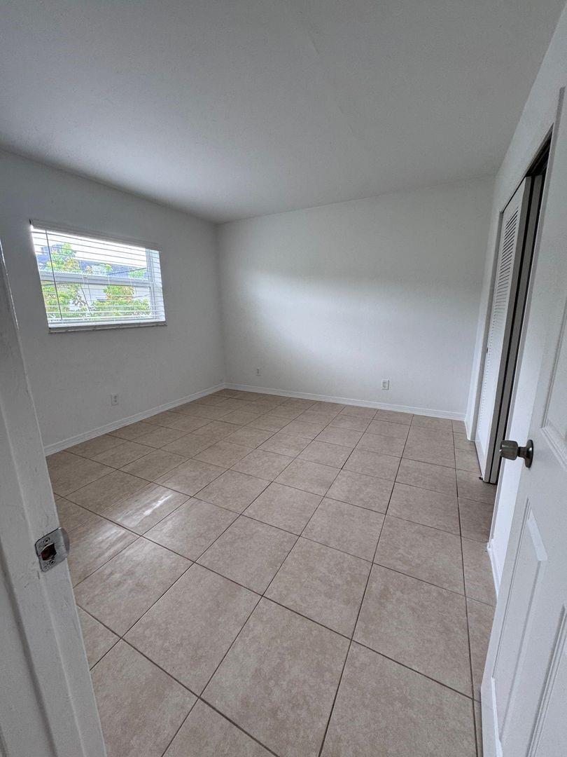 Oakland Manors Amd - Residential Lease