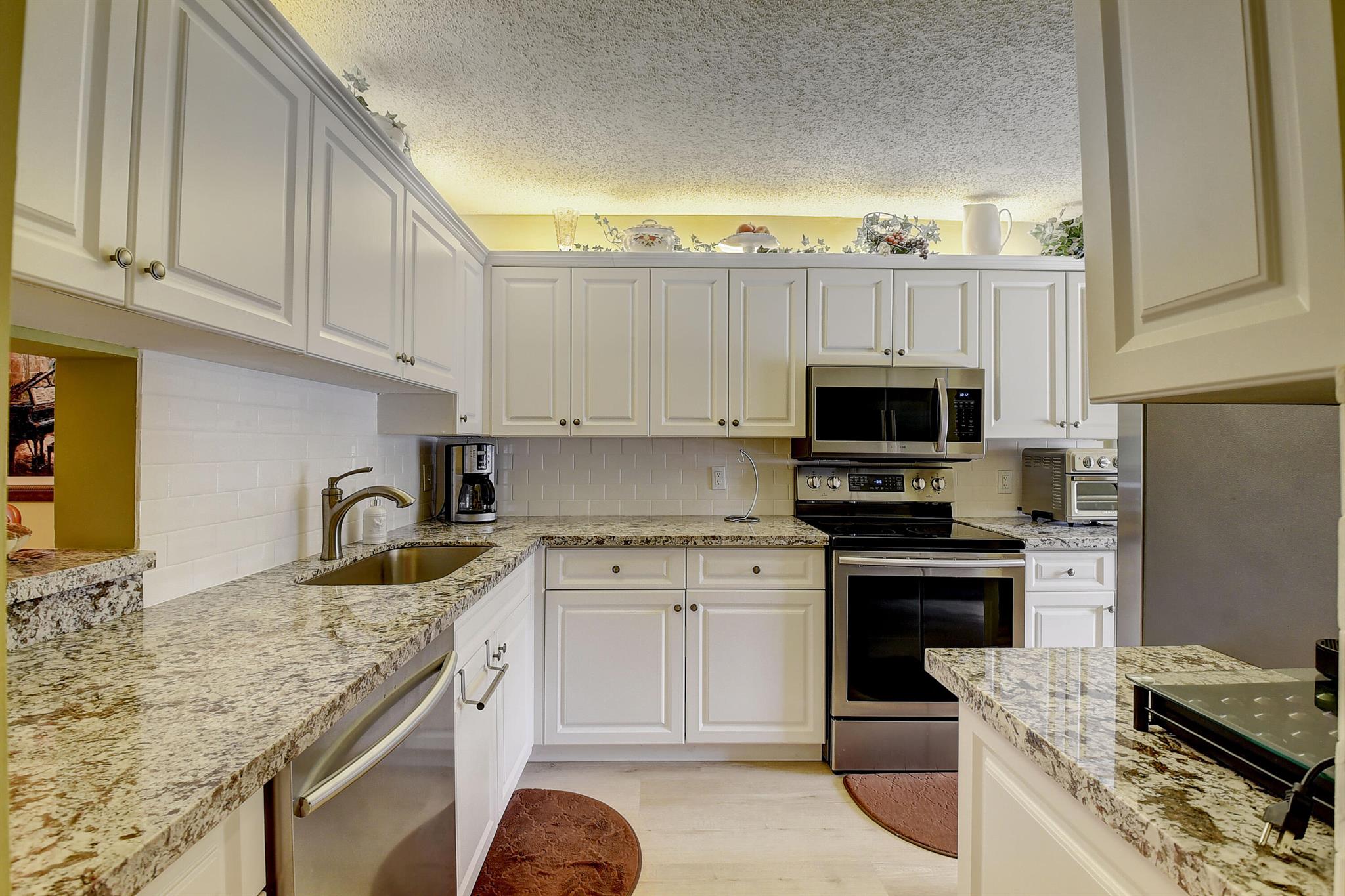 LAKESIDE CONDO 2 OF BANYAN SPRINGS - Residential