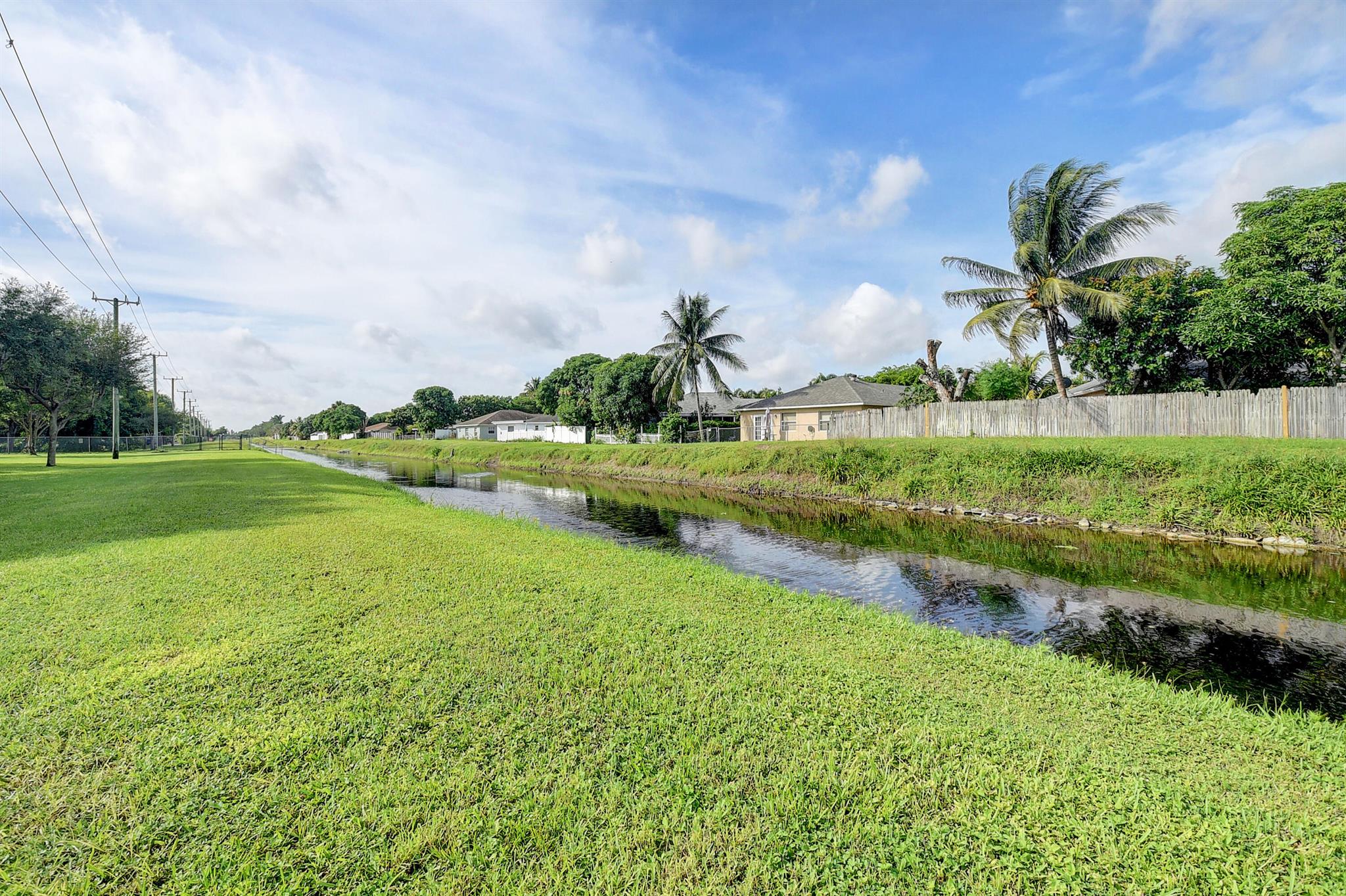 LAKESIDE CONDO 2 OF BANYAN SPRINGS - Residential