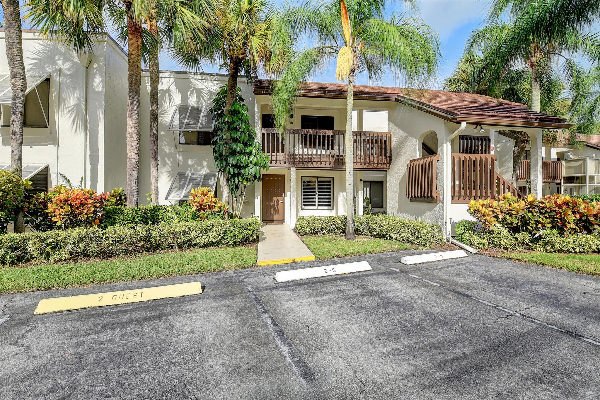 LAKESIDE CONDO 2 OF BANYAN SPRINGS - Residential