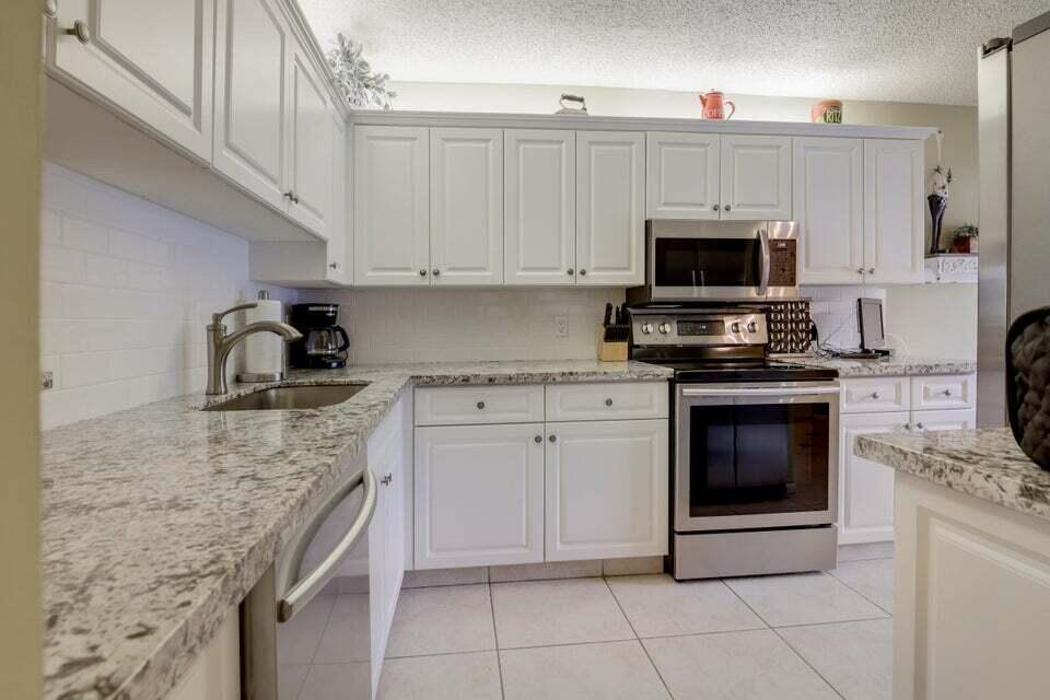 LAKESIDE CONDO 2 OF BANYAN SPRINGS - Residential