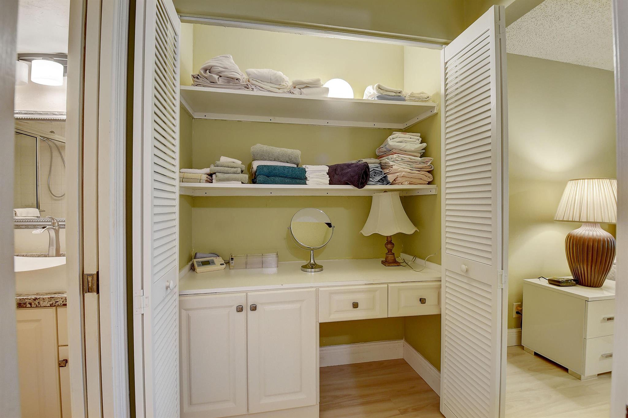 LAKESIDE CONDO 2 OF BANYAN SPRINGS - Residential