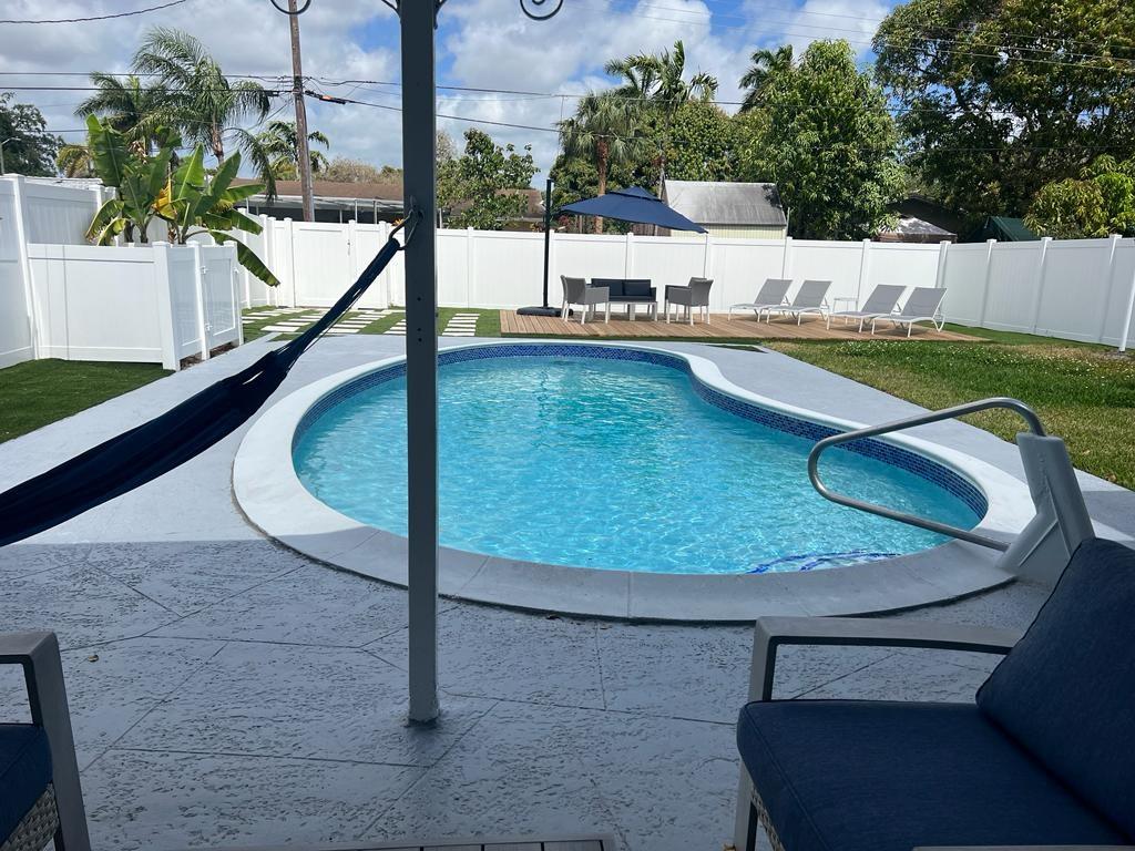 Hollywood Hills 6-22 B - Residential Lease