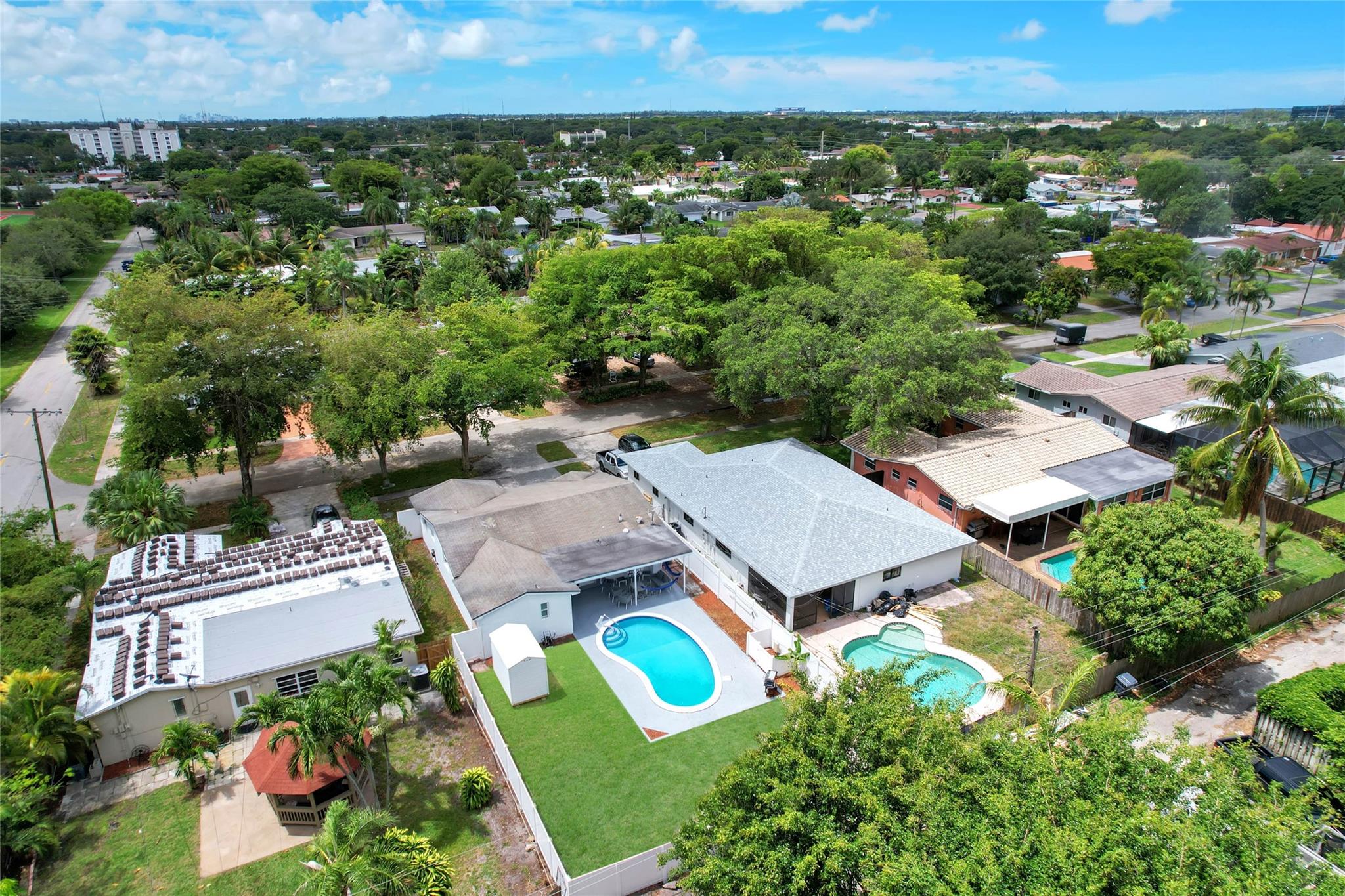 Hollywood Hills 6-22 B - Residential Lease