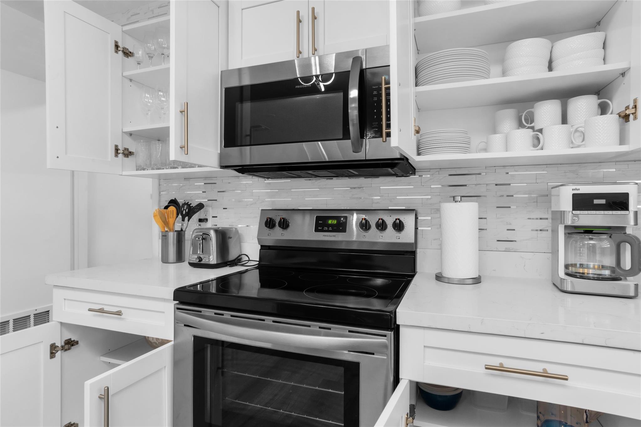 Hollywood Hills 6-22 B - Residential Lease