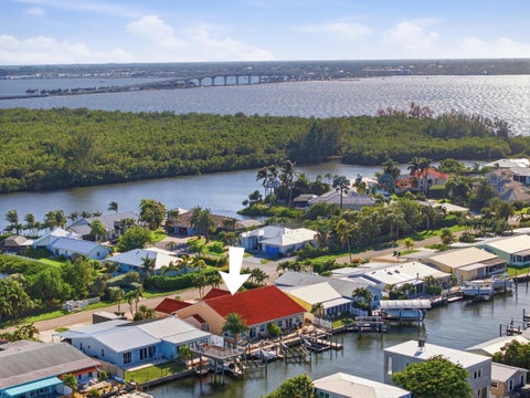 Tiny photo for 60 AQUA RA Drive, Jensen Beach, FL 34957 (MLS # B26090304)