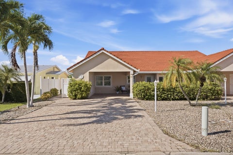 Tiny photo for 60 AQUA RA Drive, Jensen Beach, FL 34957 (MLS # B26090304)