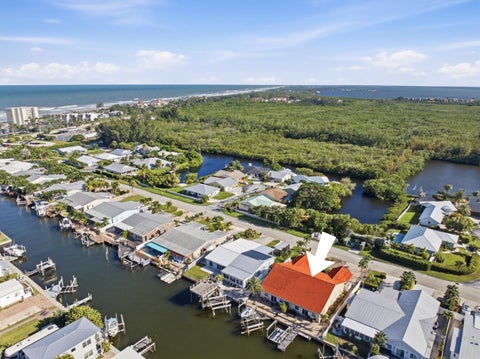 Tiny photo for 60 AQUA RA Drive, Jensen Beach, FL 34957 (MLS # B26090304)